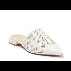 NWT Vince Camuto Chareese Pointed Toe
Leather Mule